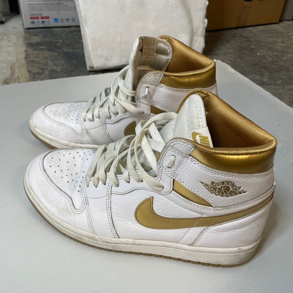 Nike Air Jordan 1 Retro High OG White Gold Sneakers Women's Shoes - Picture 1 of 11